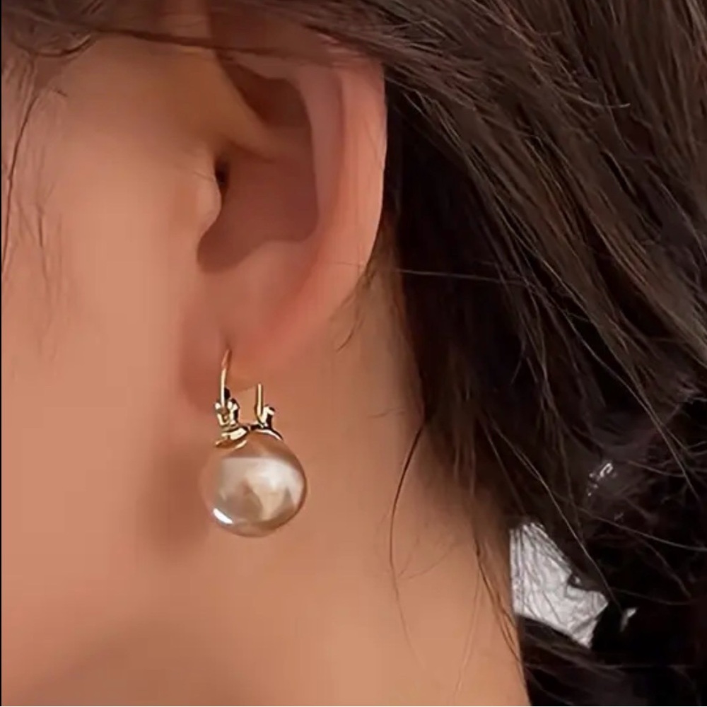 -🥂Pink Champagne Pearl Ball Goldtone Lever-Back Drop Earrings